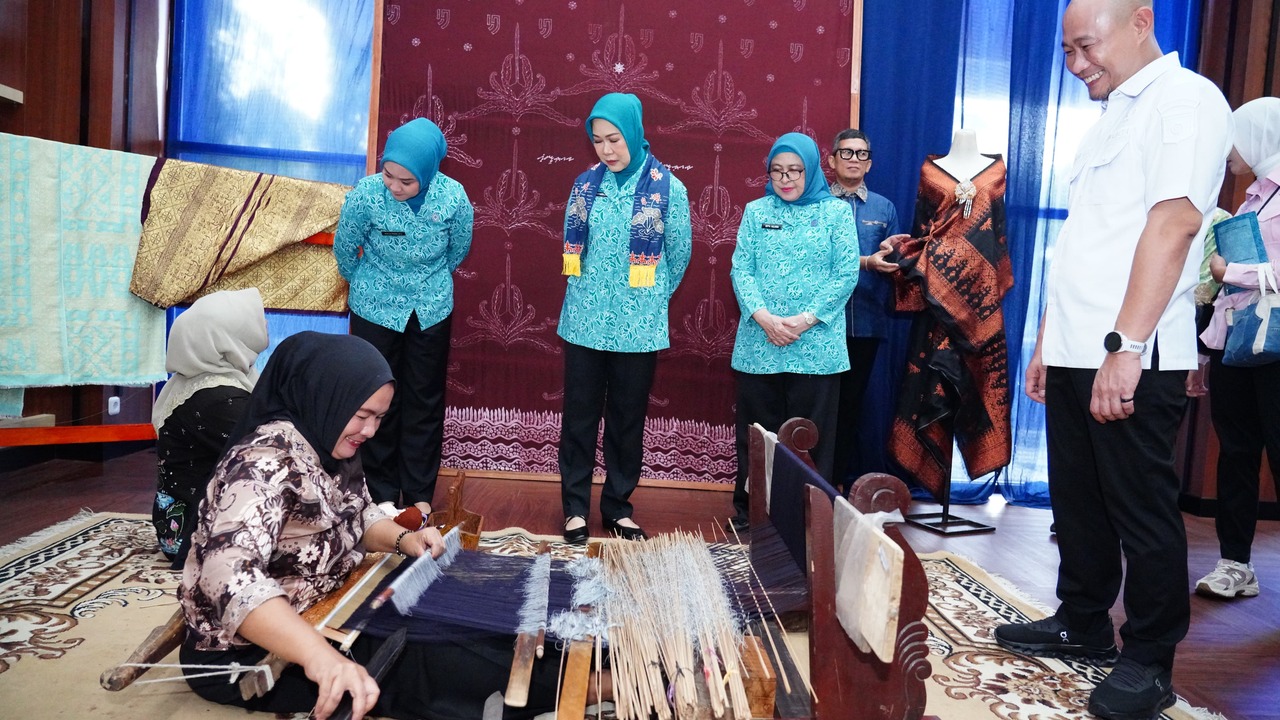 Feby Herman Deru Evaluasi Program PKK dan Luncurkan Aplikasi Kriya Linggau