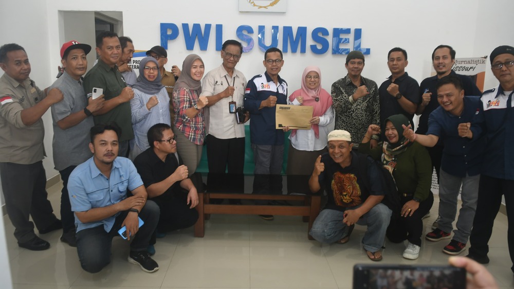 Jelang Pemilihan Ketua PWI Sumsel, Dwitri Kartini Serahkan Berkas Pencalonan