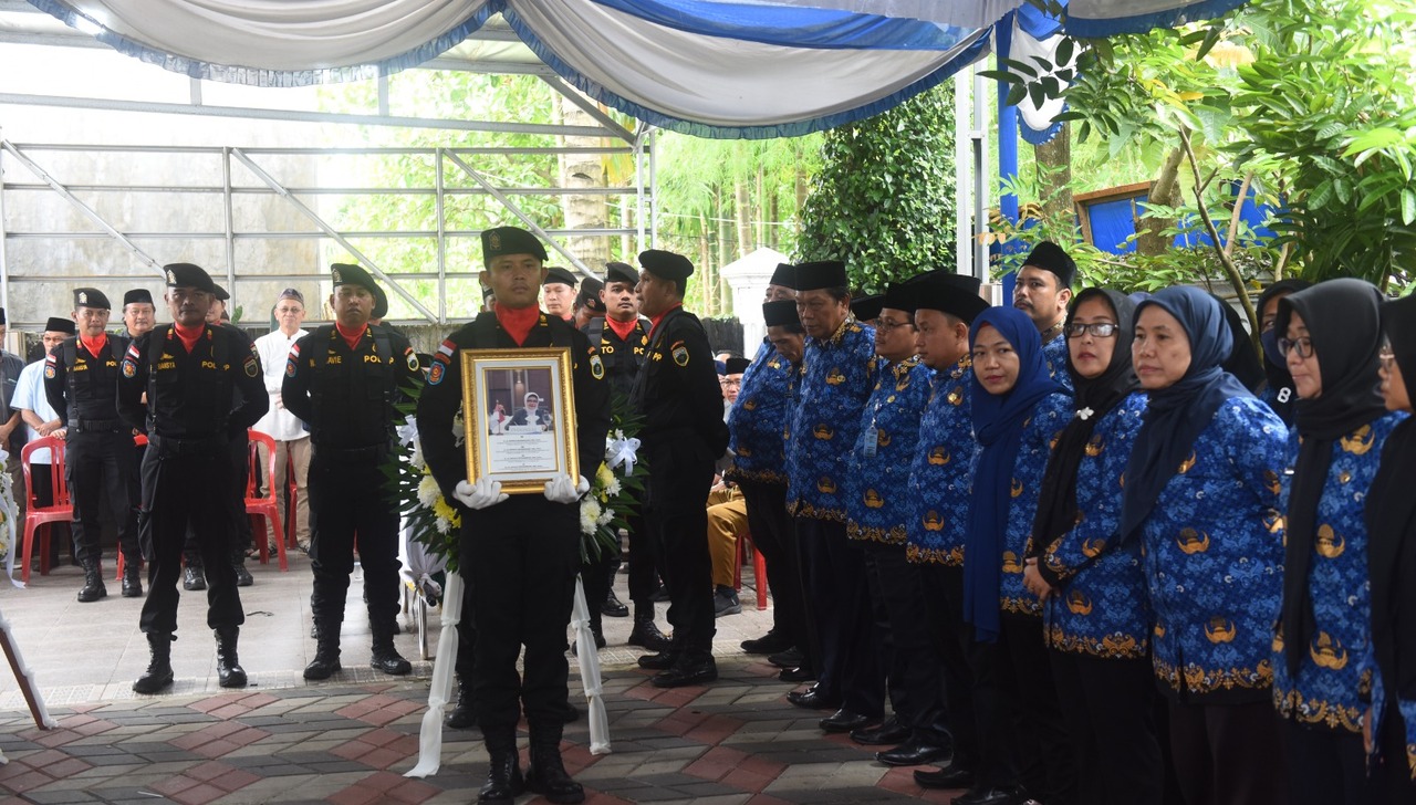 Sekda Sumsel Lepas Pemakaman Birokrat Teladan Pemprov Sumsel