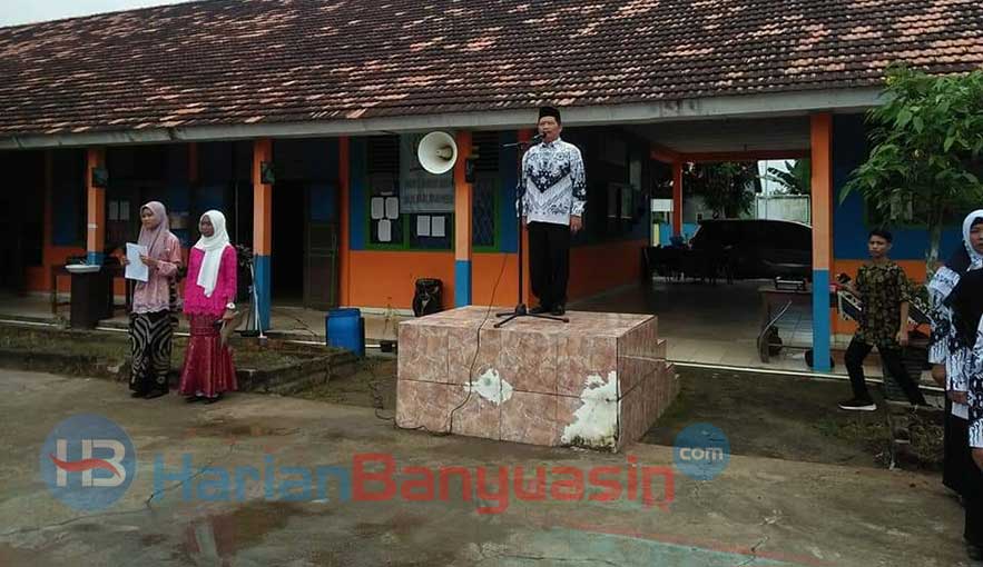 Peringati HUT PGRI dan HGN, SMAN 1 Rantau Bayur Lomba Masak Nasi Goreng 