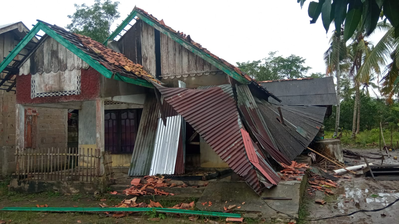BREAKING NEWS: 33 Unit Rumah di 6 Desa di Banyuasin Diterjang Puting Beliung