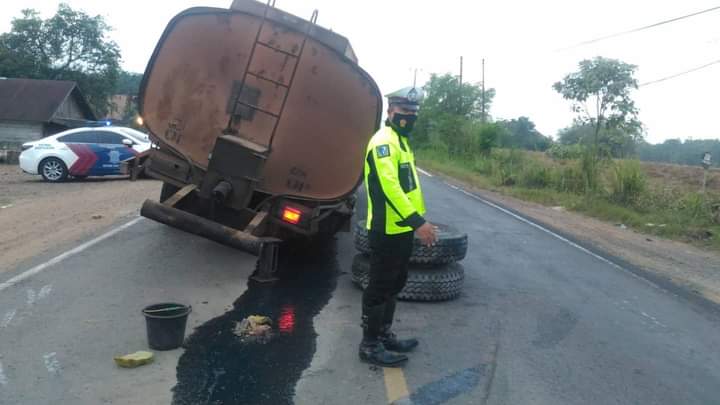 Truk Tangki Patah As, Lalu Lintas Relatif Lancar