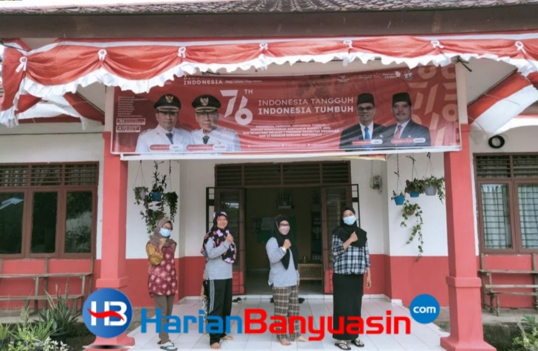 Jelang HUT RI, Korwil UPTD Pendidikan Sembawa Hias Kantor