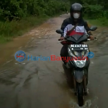 Jalan Sedang Terendam Banjir