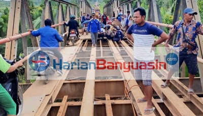 Jembatan Tanah Kering Sering Rusak, Warga Sebut Percuma Bayar Pajak