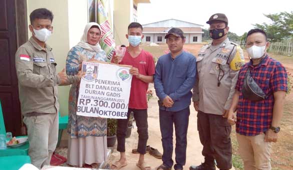 MEMBANGUN DESA DURIAN GADIS DI TENGAH PANDEMI