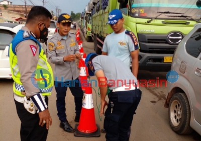 Sering Sebabkan Macet, Dua Titik Dipasang Traffic Cone