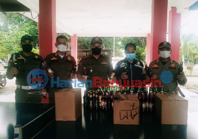 Razia Warung Kelontong di Sembawa, Satpol PP Banyuasin Sita Ratusan Botol Miras