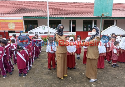 SDN 23 Talang Kelapa Terima Bantuan Buku