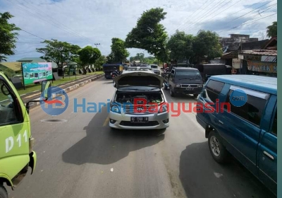 Mesin Mobil Dimatikan Melalui GPS, Arus Lalu Lintas Tersumbat