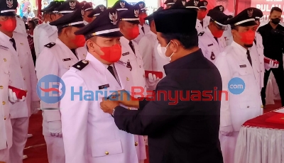 Resmi Dilantik Sebagai Kepala Desa Sedang Priode 2022-2028