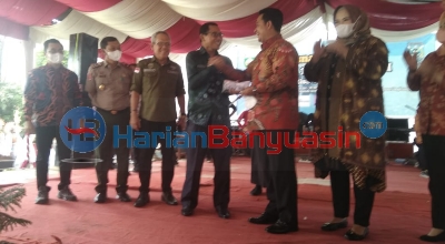 Bupati Bantu Uang dan Fasilitas untuk SMAN 1 Banyuasin III