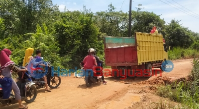 Lamban Perbaikan, Jalan Trans Puri-Suta Dikhawatirkan Masyarakat Akan Terputus