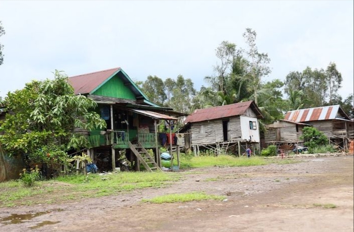 Puluhan Tahun Masyarakat di Dusun Saluran tak Berlistrik, Gubernur Sumsel Langsung Lakukan Ini