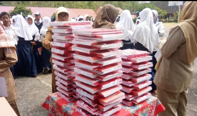 Tahun 2023 Semua Peserta Didik SDN dan SMPN Bakal Terima Bantuan Buku