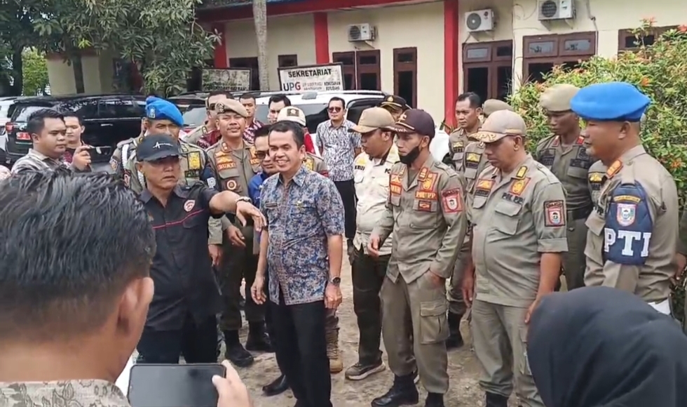 Kantor Inspektorat Banyuasin Didemo, Auditor Diminta Transparan 