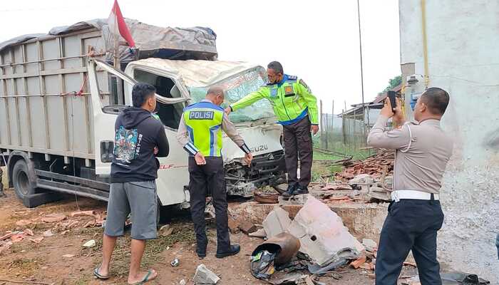 Kronologis Kejadian Lakalantas yang Tewaskan Pasutri di Banyuasin Versi Warga