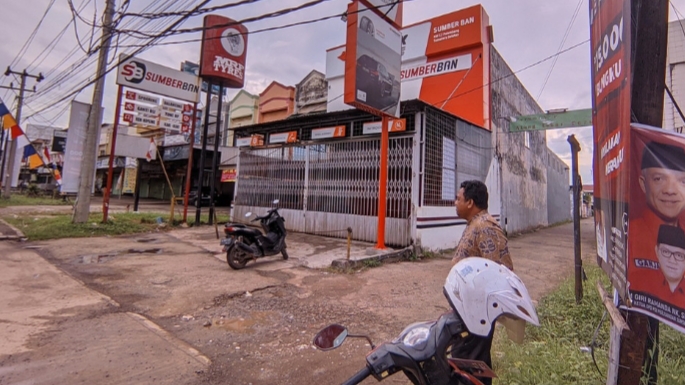 Pemilik Usaha Tambah Bangunan Depan Ruko, Warga Sukajadi Timur Minta Dibongkar 