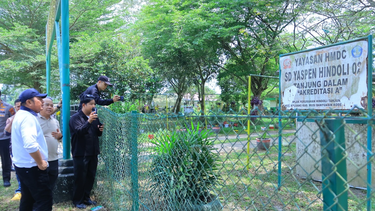 Gubernur Sumsel Tinjau Dampak Kebakaran Sumur Minyak