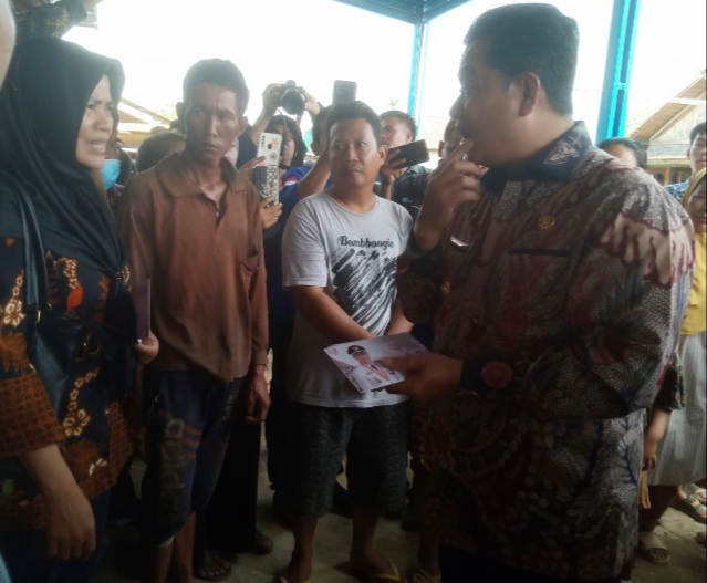 Korban Kebakaran di Gasing Laut Terima Bantuan Bupati Banyuasin