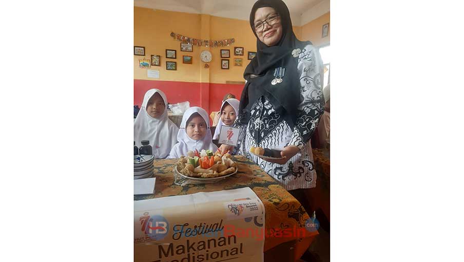 SDN 19 Betung Gelar Festival Makanan Tradsional 