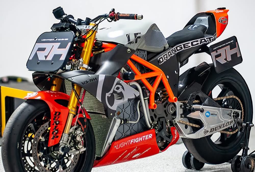 Naked Race Bertenaga Listrik, Lightfighter V3-RH Buktikan Balap Tanpa ...