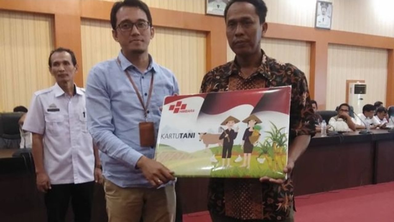 Beli Pupuk Lebih Efisien Dengan Kartu Tani BRI