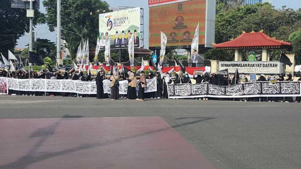 Aksi Bela Palestina di Palembang, Massa Sebut Dunia Islam Tetap Bungkam