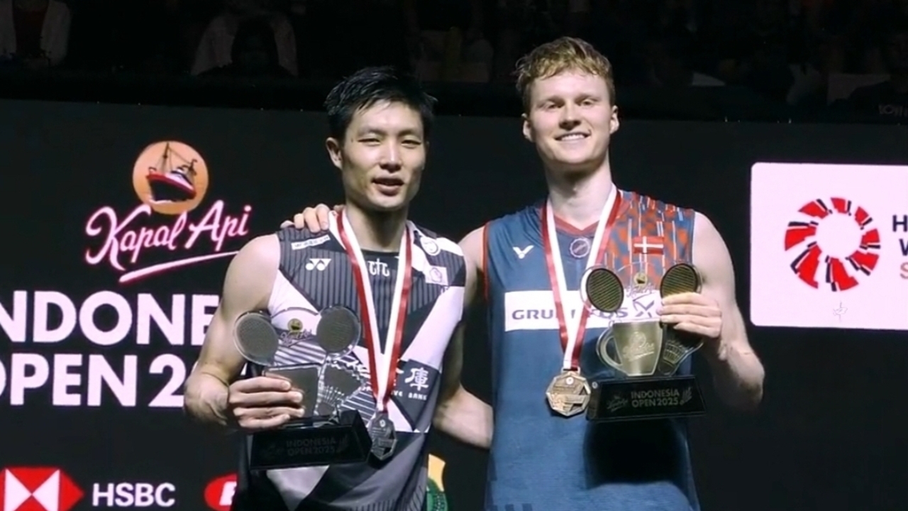 Tumbangkan Chou Tien Chen, Anders Antonsen Sabet Gelar Indonesia Open 2025