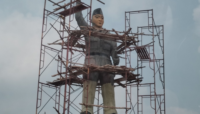 Patung Bung Karno di Jalan Lingkar Pemkab Banyuasin Tuai Polemik, Masyarakat: Tak Mirip Aslinya