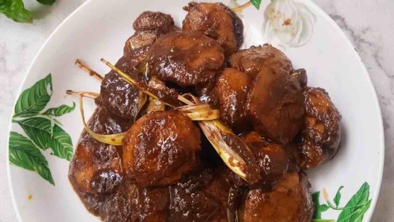 Punya Stok Jengkol di Rumah? Yuk Bikin Semur Jengkol