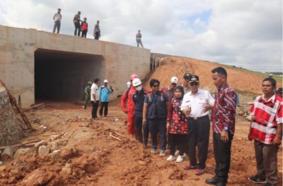 Wabup Banyuasin Tinjau Pembangunan Jalan, Ini Pesannya