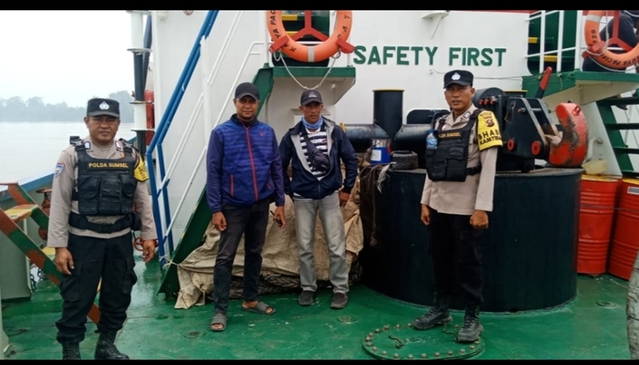 Perahu Ditabrak Kapal: 2 Penumpang Ditemukan, 1 Dalam Pencarian