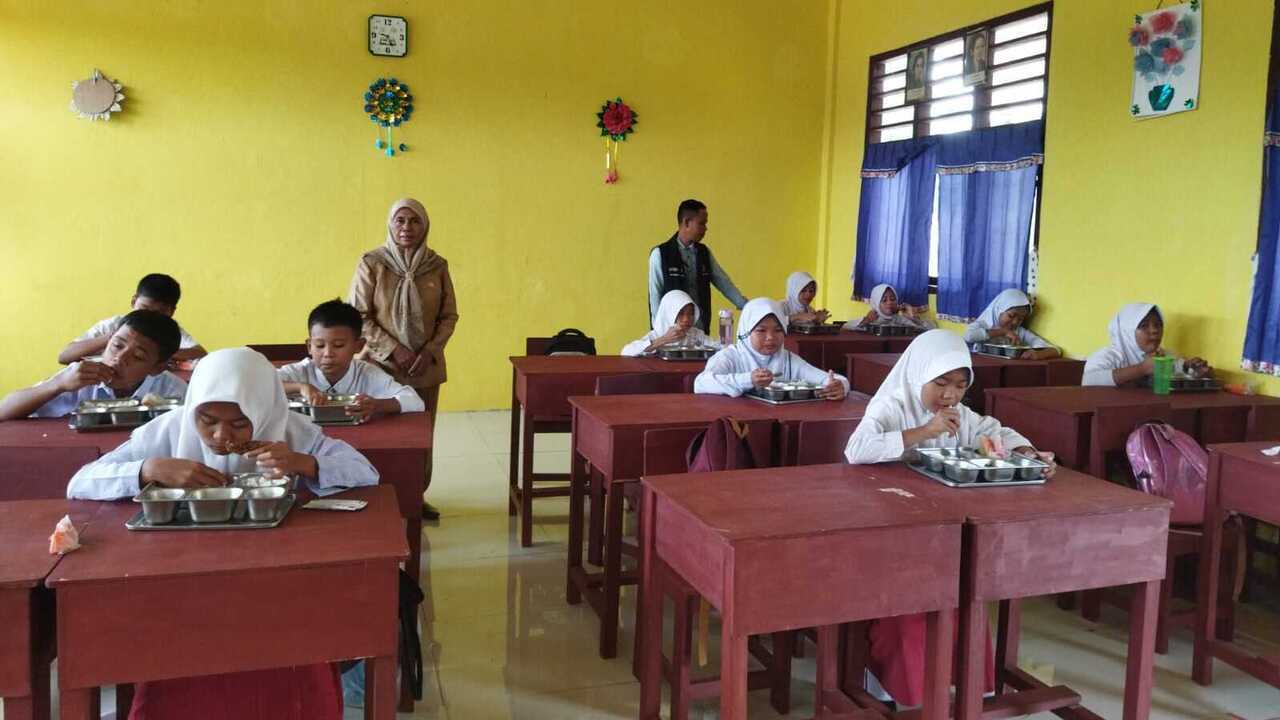 Nurdiana, S.Pd.SD Sampaikan Terima Kasih kepada Presiden atas Program MBG