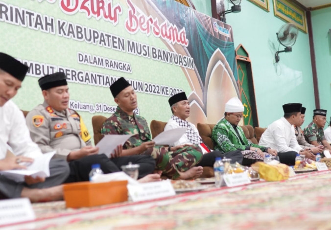 Malam Tahun Baru, Pj Bupati Apriyadi Boyong OPD Zikir Bersama di Keluang