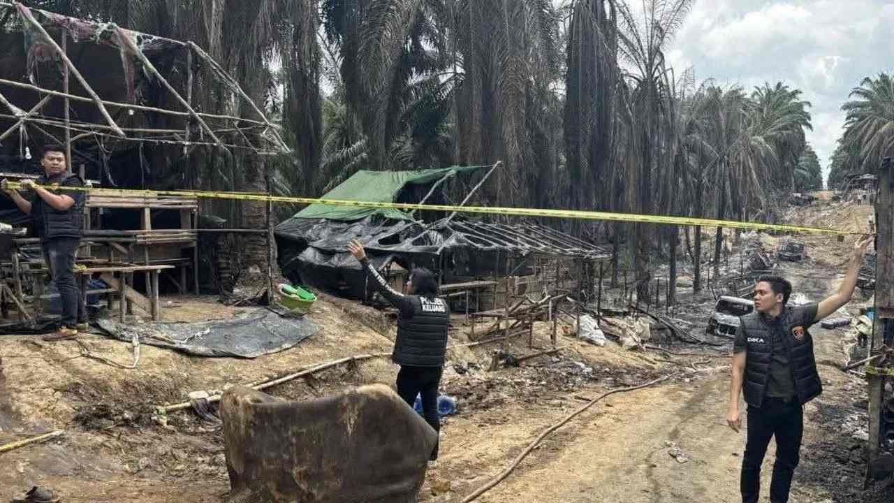 11 Sumur Minyak Ilegal di Muba Meledak dan Terbakar, 8 Mobil Hangus, Polisi Buru 4 Pemilik