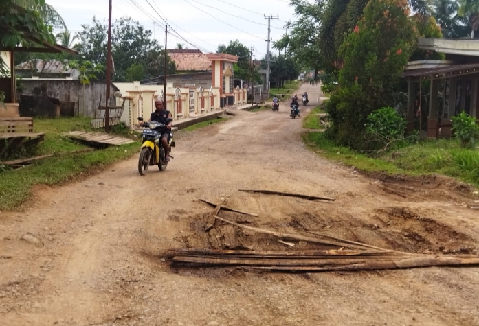 Miris, Beginilah Kondisi Jalan Dalam Kota Pangkalan Balai