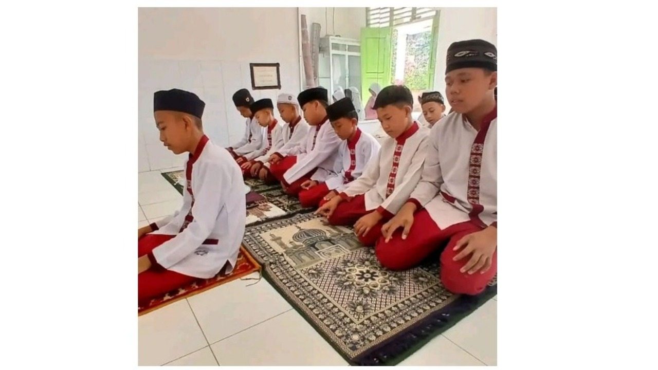Pembiasaan Shalat Dhuha dan Dzuhur di SDN 24 Talang Kelapa