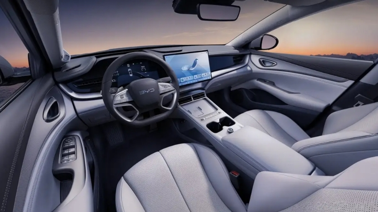 Interior Futuristis dan Serba Digital, Kabin BYD Seal 07 EV Tawarkan Kenyamanan Modern