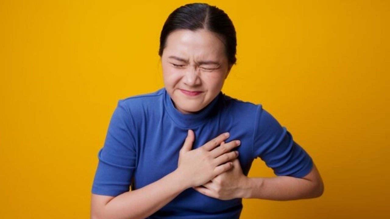 Nyeri Dada Sebelah Kiri, Gejala Jantung atau GERD? Ini Cara Membedakannya