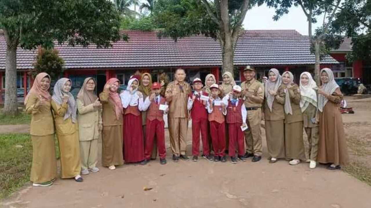 Guru di SMAN 20 Palembang Ikuti  IHT Berbasis STEM