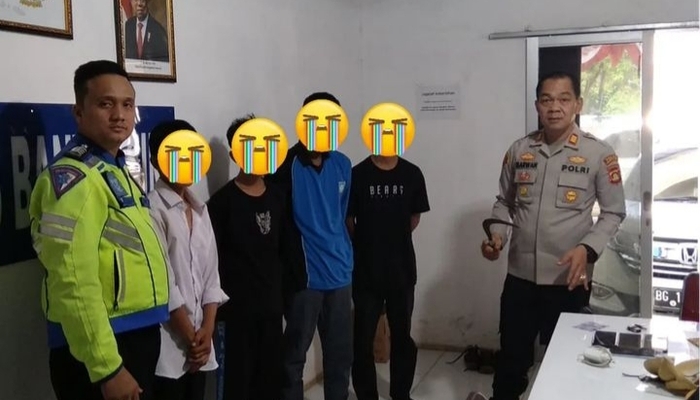 Diduga Hendak Tawuran,  4 Remaja di Rambutan Banyuasin Ditangkap, Petugas Temukan Barang Ini Dalam Tas