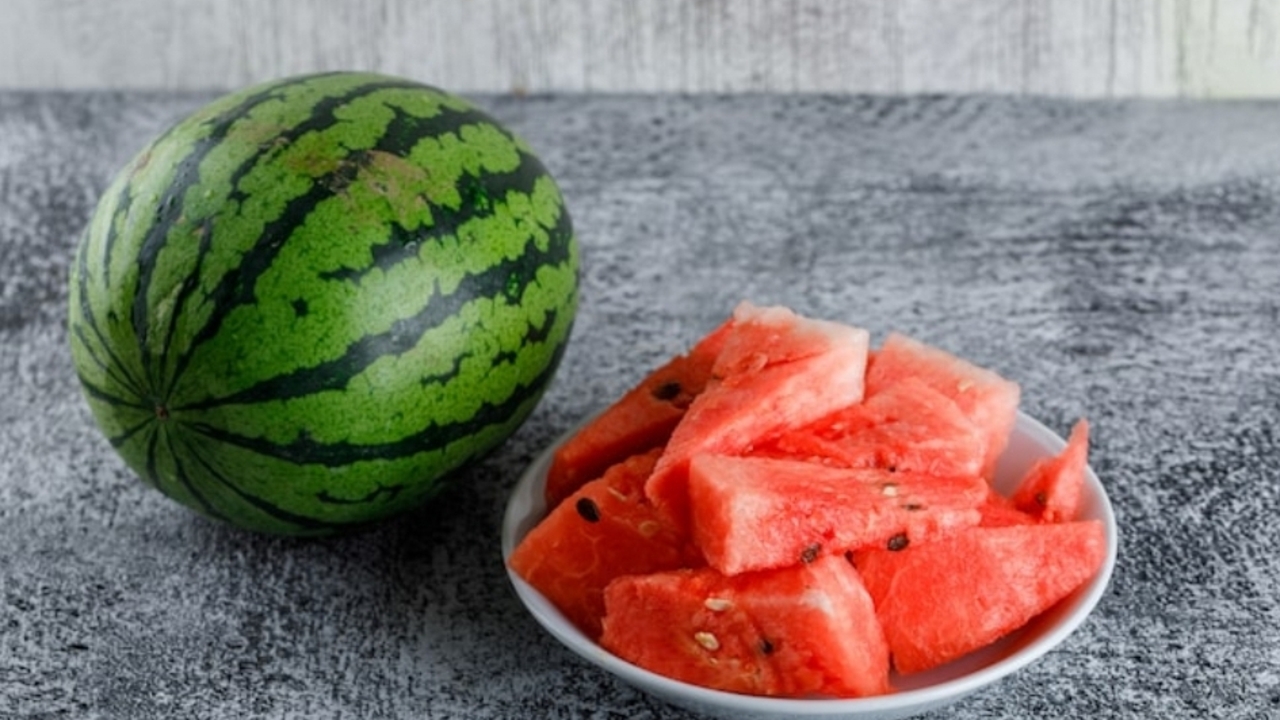 Rutin Makan Semangka, Cara Sederhana Menjaga Jantung Tetap Sehat