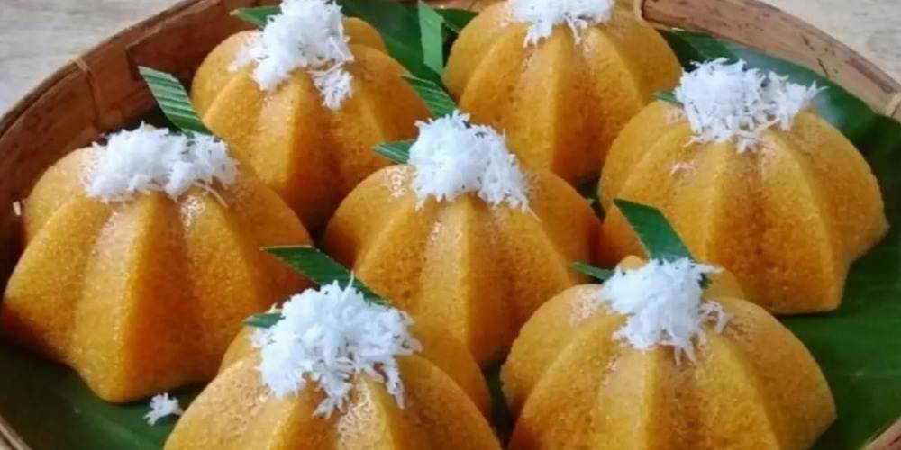 Kepingin Ngemil Kue Tradisional? Yuk Bikin Apem Gula Merah