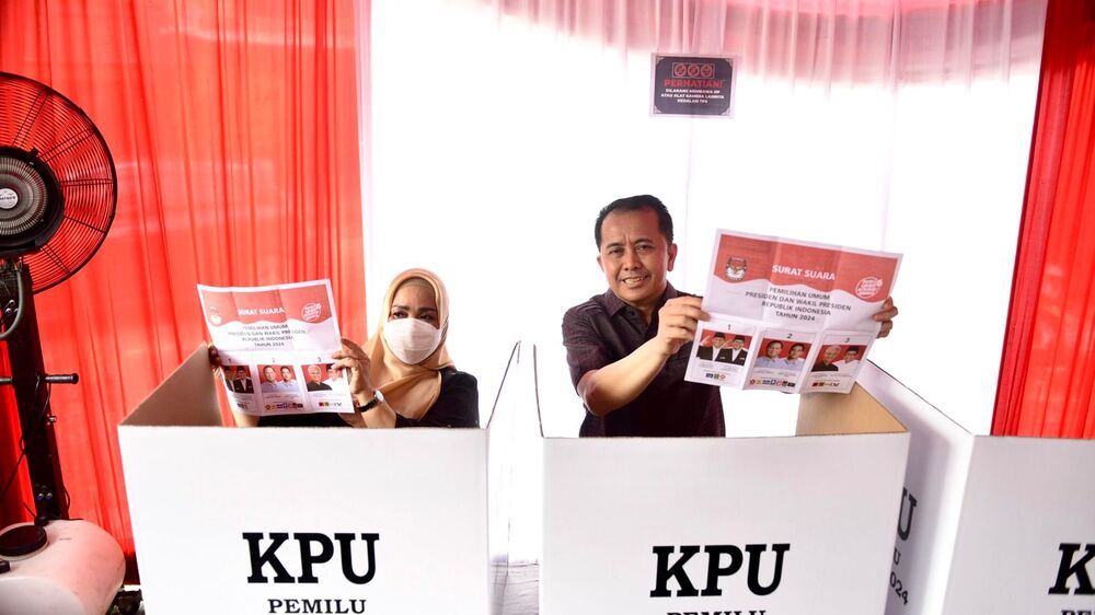 Pj Gubernur Sumsel Salurkan Hak Suara, Masyarakat Sumsel Diminta Ikut Sukseskan Pemilu 2024