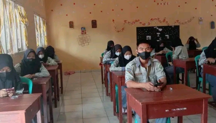 Dampak Kabut Asap, Sekolah di Banyuasin Mulai Terapkan Pembelajaran Pakai Masker