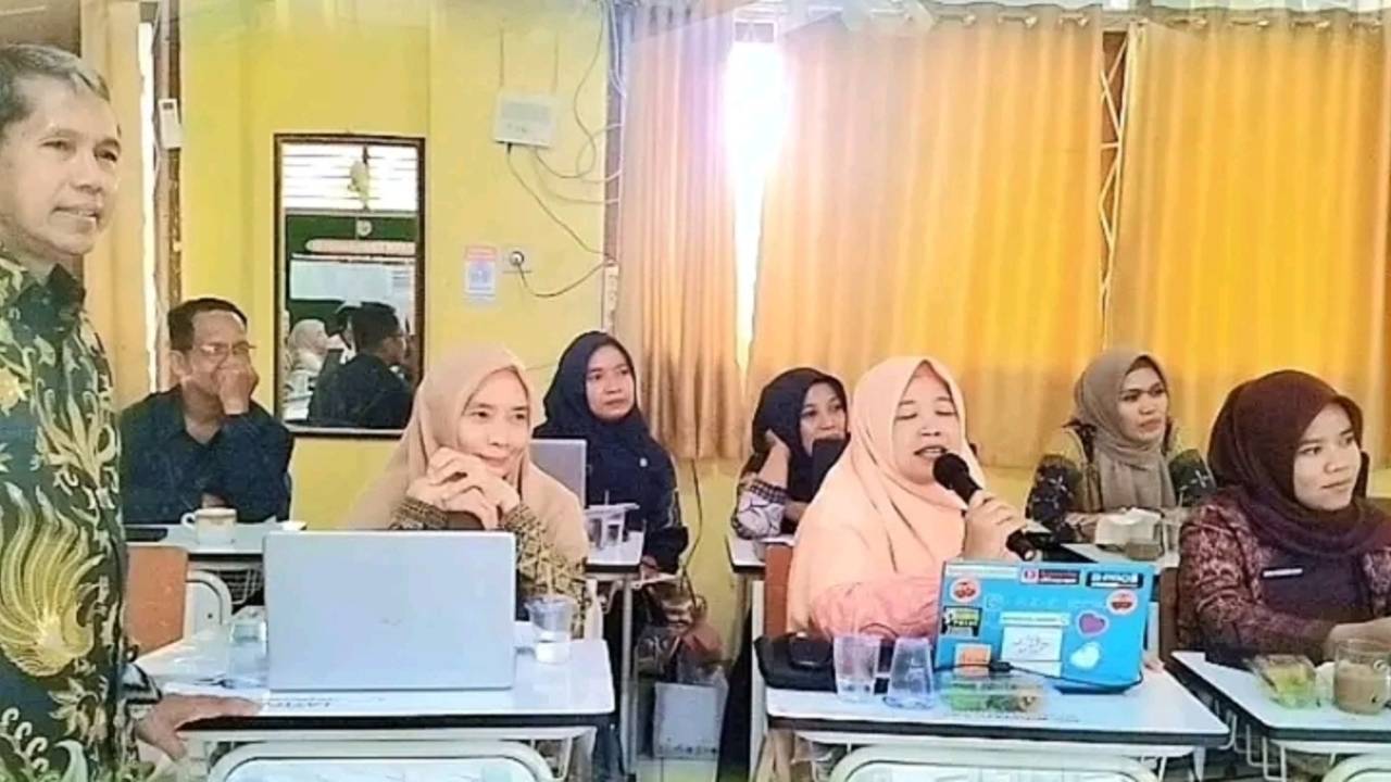 Guru SMAN 3 Banyuasin III Ikuti Workshop TKA Literasi dan Numerasi
