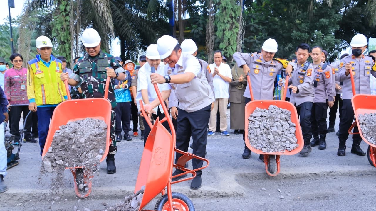 Program Belida Polda Sumsel Diluncurkan, Herman Deru Apresiasi Sinergi dan Target Perbaikan Jalan H-10 Lebaran