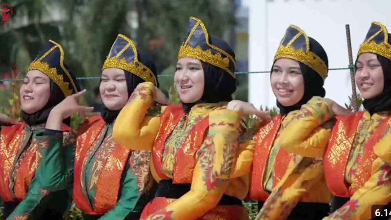 Kekayaan Budaya Aceh! Kenali Ratoeh Jaroe, Tarian yang Bikin Terpukau!