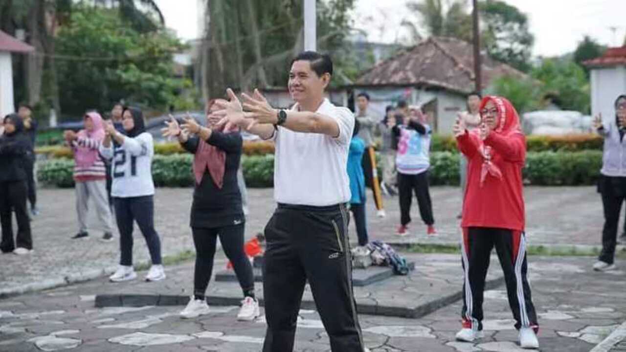 Senam Sehat dan Pasar Kalangan Warnai Pagi Jumat di Kantor Camat Talang Kelapa